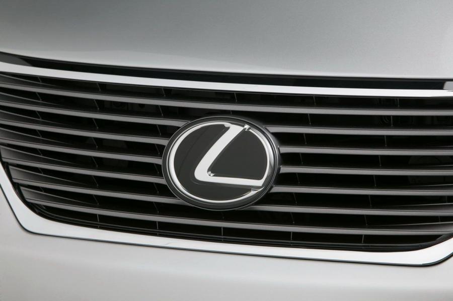  Lexus LS460 2006 года  (фото 199 из 200)